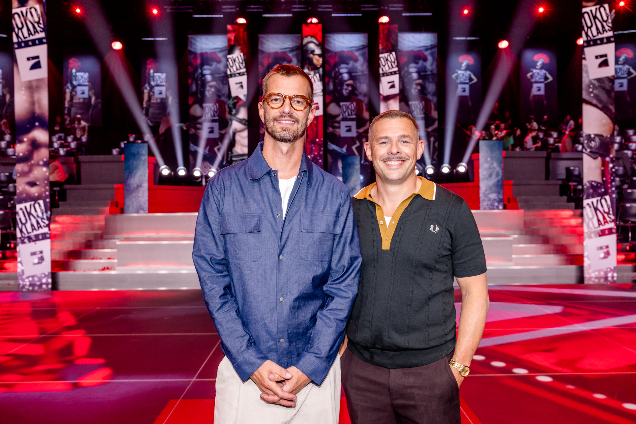 Joko Winterscheidt und Klaas Heufer-Umlauf im Studio von „Joko & Klaas gegen ProSieben“ – Foto: Joyn/Nadine Rupp